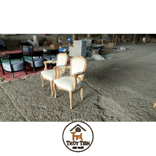 Ghế Louis 16 có tay nay có thêm cả ghế băng