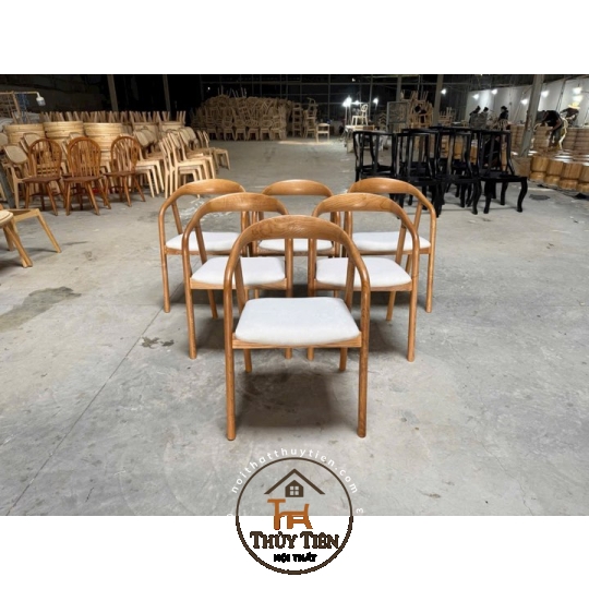 Ghế Neva có tay gỗ tần bì