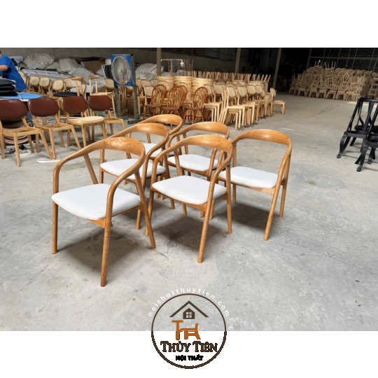 Ghế Neva có tay gỗ tần bì