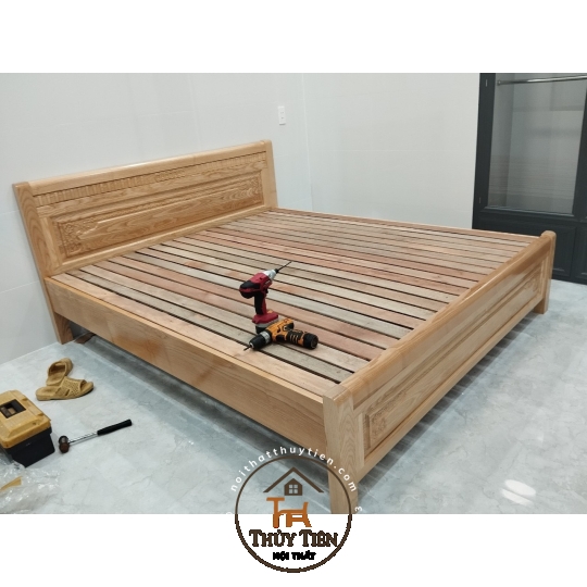 Giường ngủ gỗ sồi Pháp Tự Nhiên Sơn Đẹp