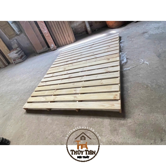 Giường pallet gỗ thông