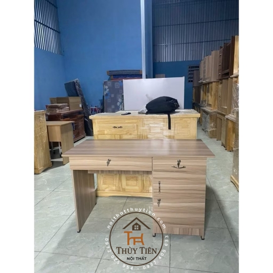 Bàn làm việc okal min có hộc khoá chắc chắn