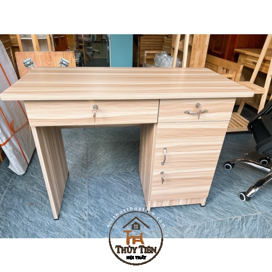 Bàn làm việc okal min có hộc khoá chắc chắn