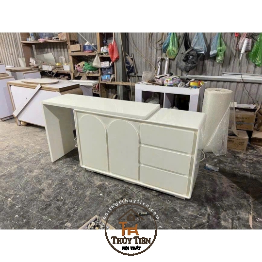 Bàn trang điểm MDF sơn 2 K làm theo yêu cầu khách