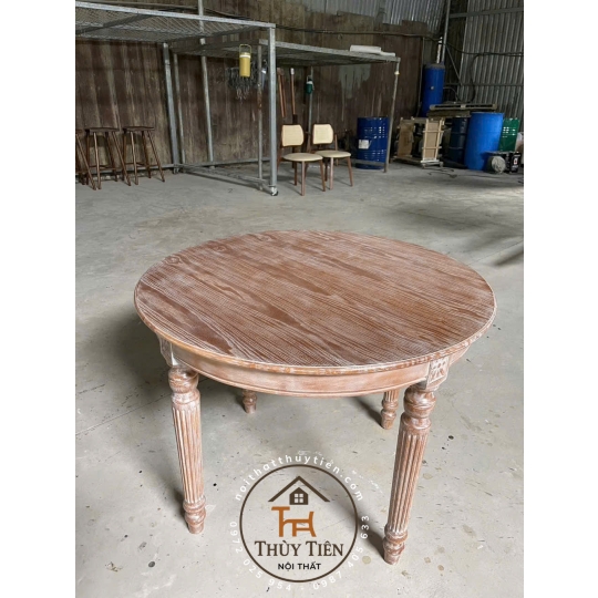 Các mẫu bàn  thông dụng