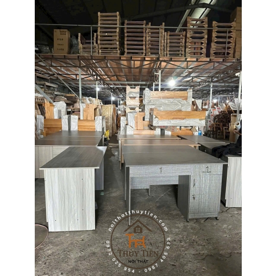 Bàn làm việc MDF lõi xanh - BLVMDF 002