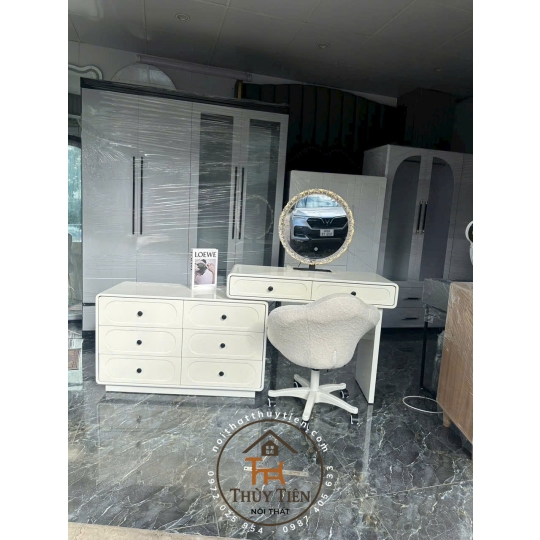 Bàn trang điểm hàng sơn 2K nhé ạ