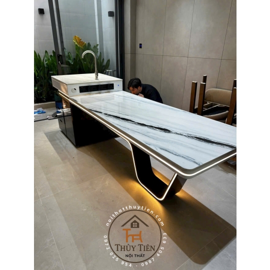 Bàn ăn kết hợp bàn đảo