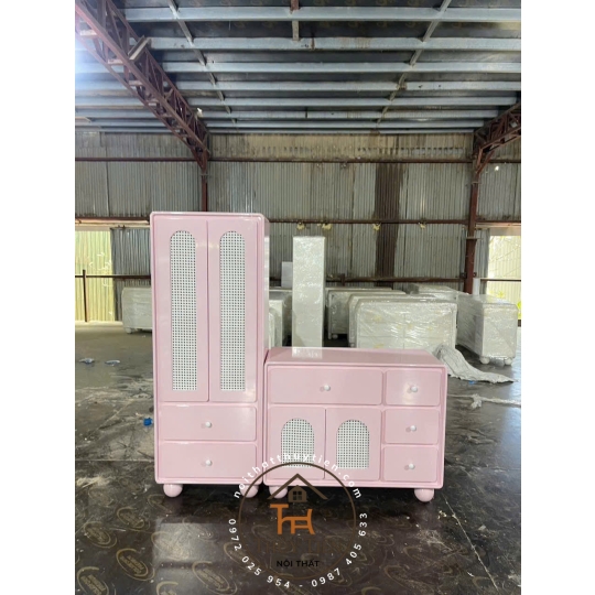 Tủ trẻ em hàng sơn 2k làm theo yêu cầu khách